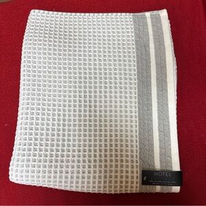 Hotel Balfour Textured Waffle Weave COTTON Bath Towel White Grey Made In Turkey